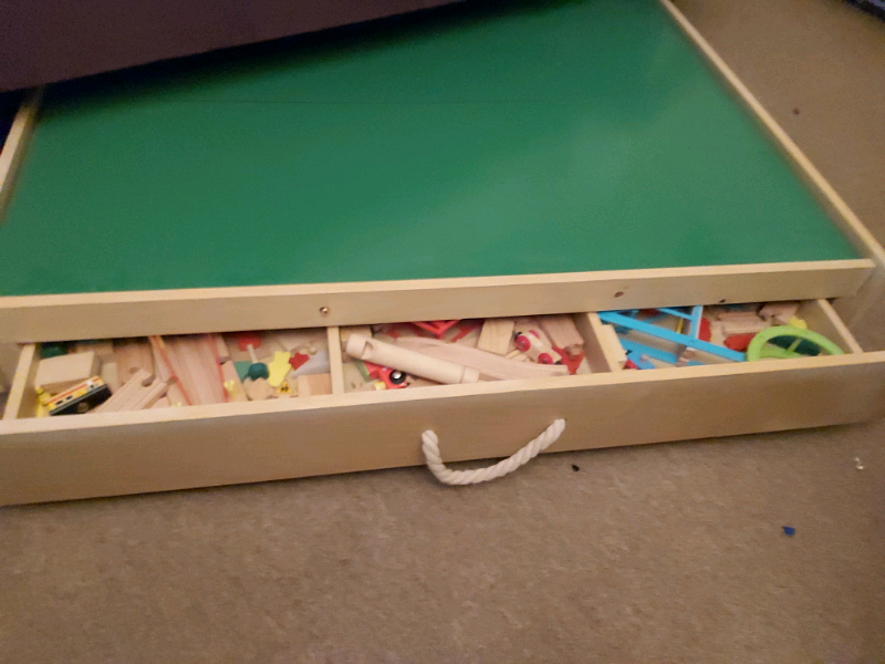 under bed train table